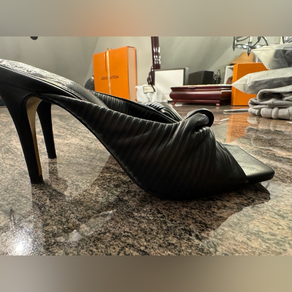 Vince Camuto mules